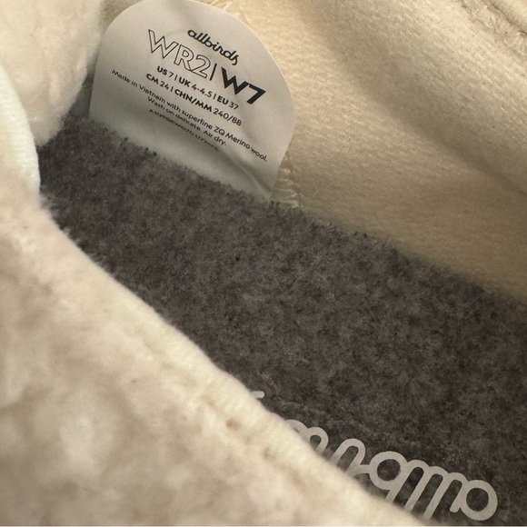 Women's Wool Runner Go - Fluff in Natural White - Picture 8 of 8